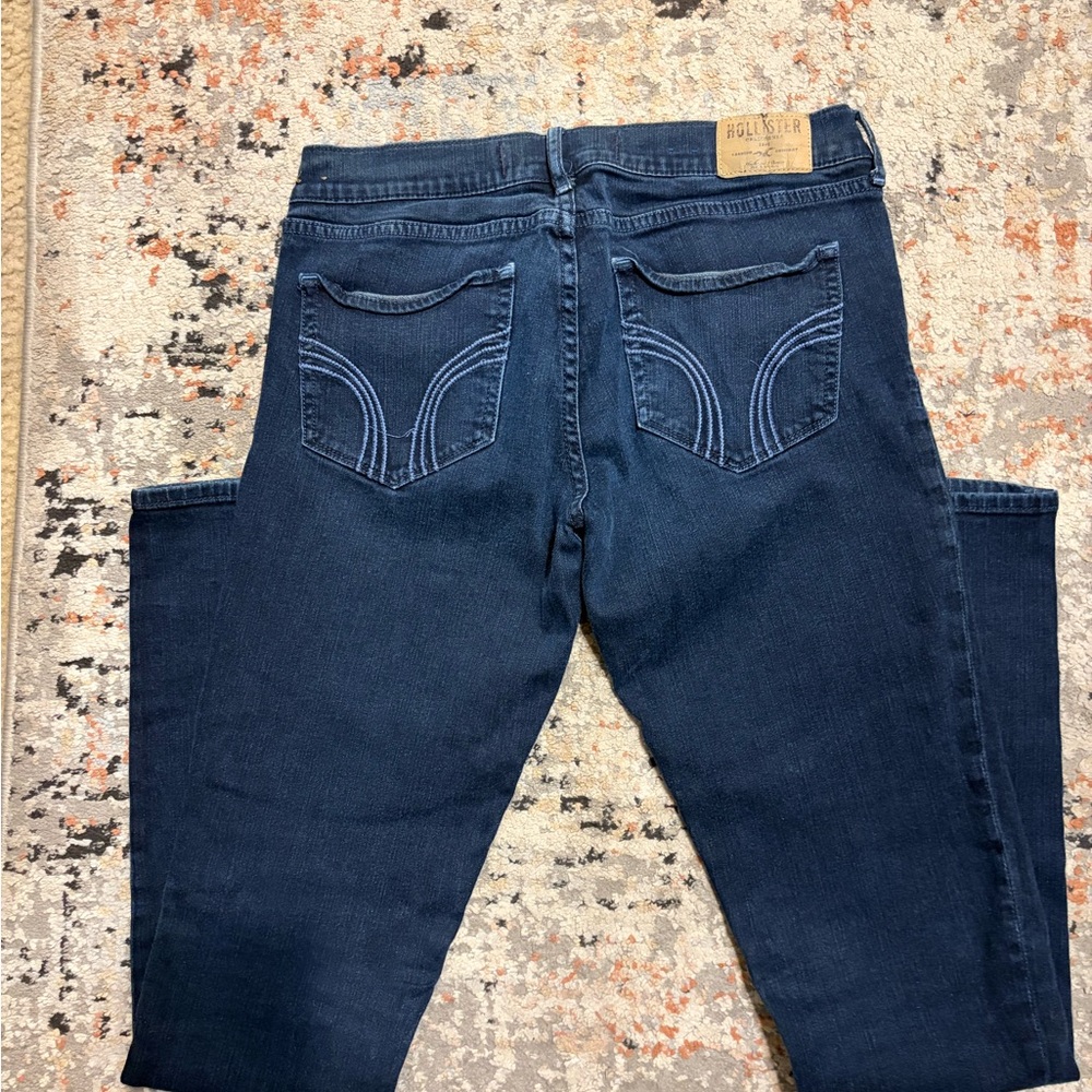 Hollister Women’s Dark Indigo Skinny Jeans - Picture 4 of 4